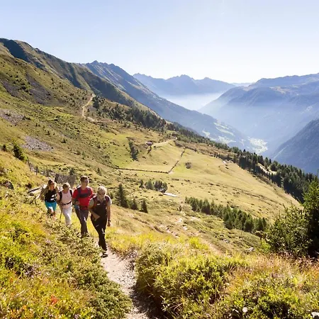 Appart hôtel Alpenparks Montana