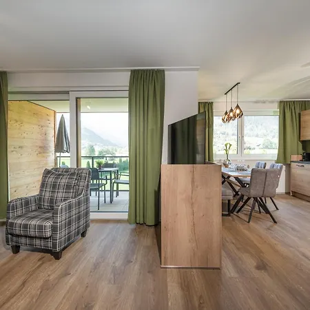Hotel apartamentowy Alpenparks Montana 4*