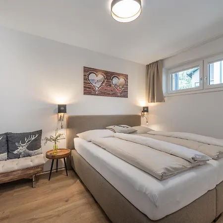 Alpenparks Montana 아파트호텔 4*